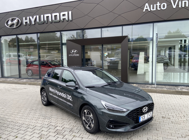 Nová i30 Hatchback - Family - 1,0 T-GDI 74 kW 4×2 - Černý - Cypress green Pearl