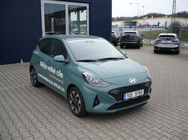 Nová i10 - Smart - 1,0i 49 kW 4×2 - Černý - Mangrove Green Pearl