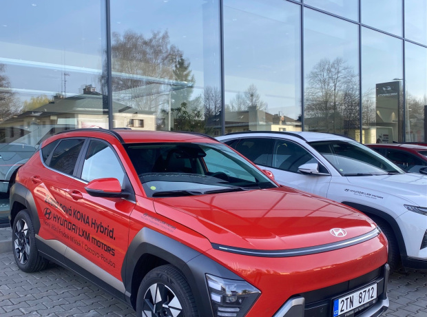 Nová KONA Hybrid - Style - 1,6 GDI HEV 104 kW 4×2 - Černý - Soultronic Orange Pearl