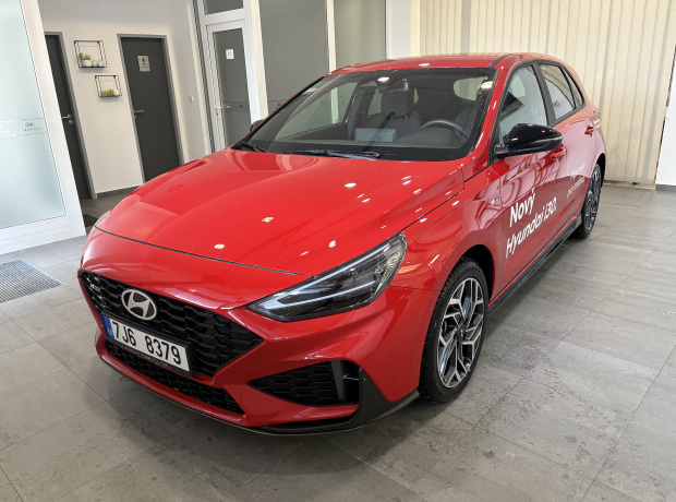 Nová i30 Hatchback - N Line - 1,5i 71 kW 4×2 - Černý - Engine Red
