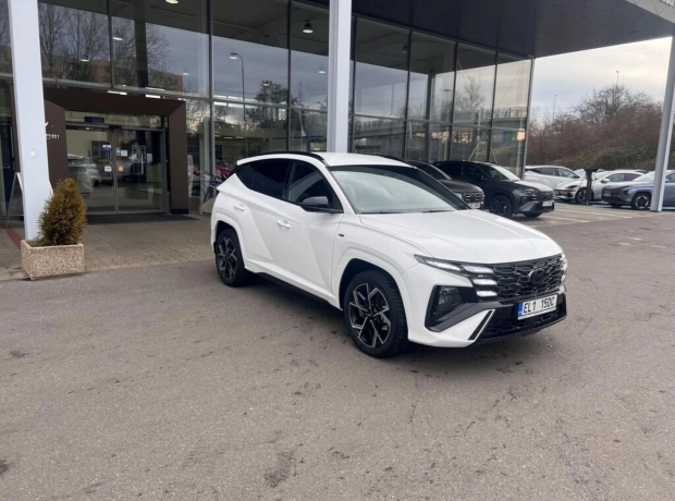 Nový TUCSON Plug-in hybrid - N Line - 1,6 T-GDI PHEV 185 kW 4×4 - Černý - Atlas White