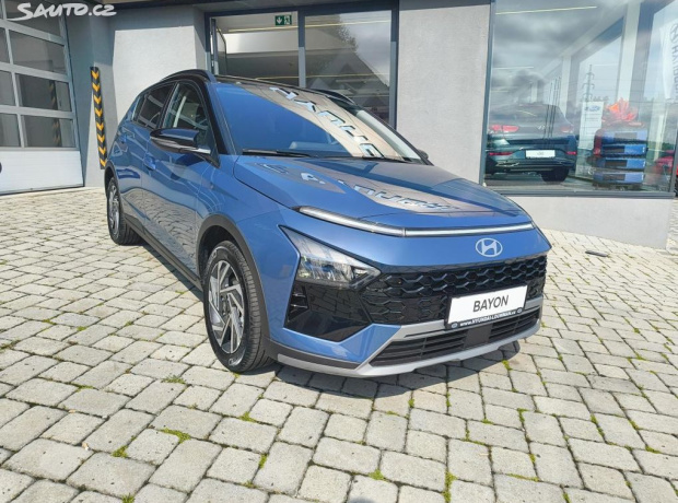 Nový BAYON - Style - 1,0 T-GDI 74 kW 4×2 - Černý - Vibrant Blue Pearl/Phantom Black Pearl