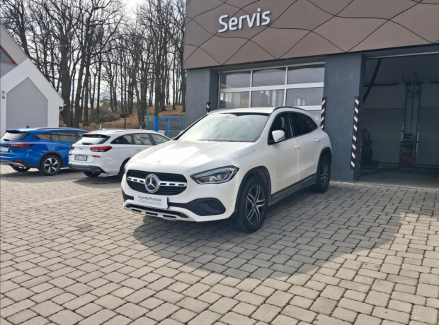Mercedes GLA